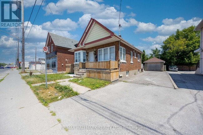 Photo - 559 Ritson Rd S