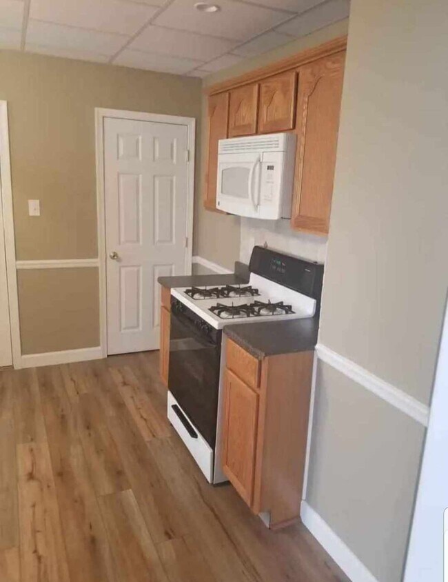 Photo - 81 9th St Apartments