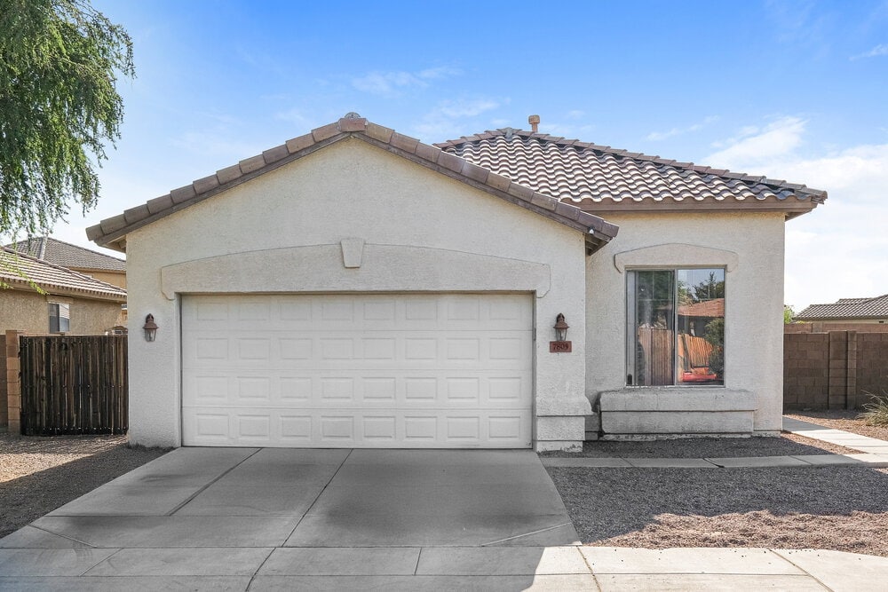 Photo - 7805 S 68th Dr
