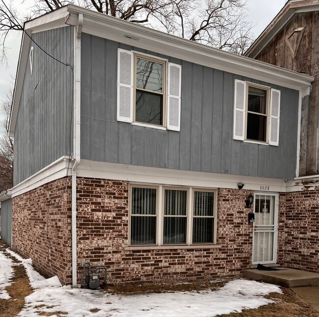 Building Photo - 8028 S Kingston Ave