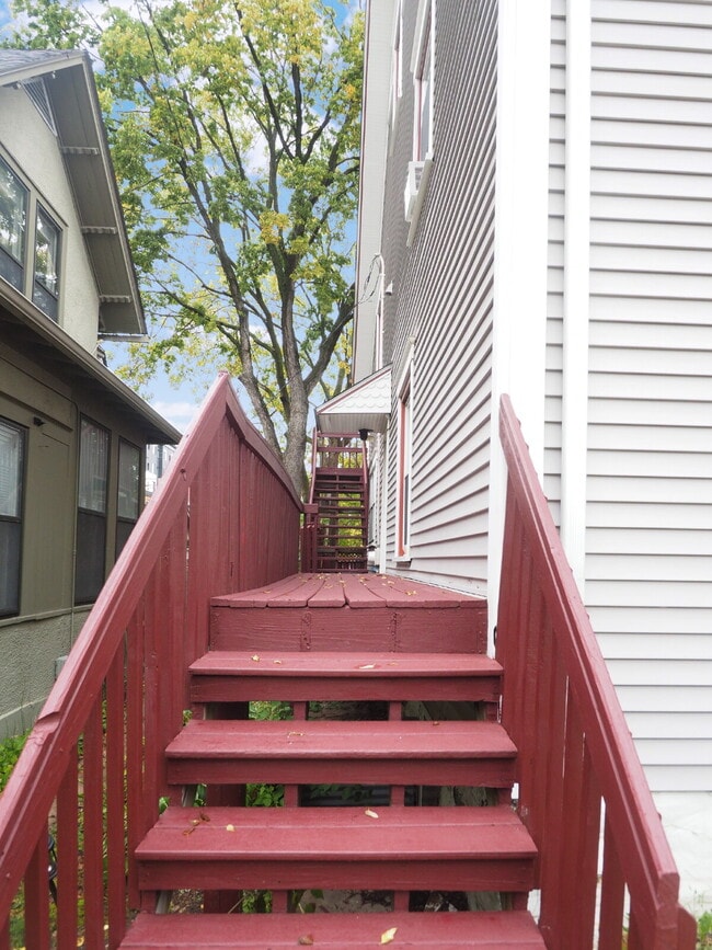 Photo - 3 Bedroom in the Heart of Uptown (Pets welcome) Unit 2