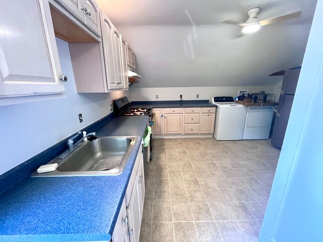 96 Larch St Unit 3