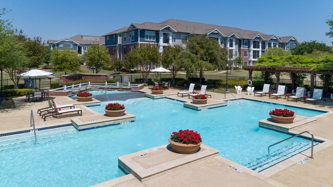 Building Photo - Centreport Lake