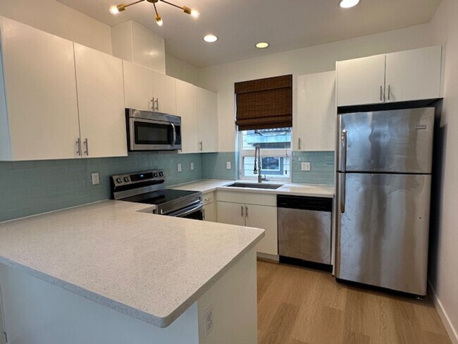 Photo - Spacious 2 bed 2.5 bath home in West Seattle