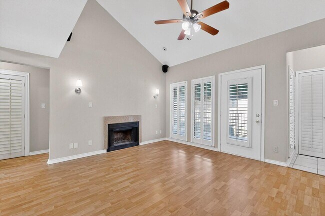 Photo - 3105 San Jacinto St