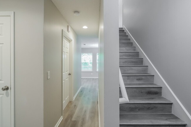 4065 Dalry Dr