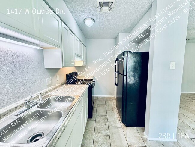 Photo - 1417 W Olmos Dr