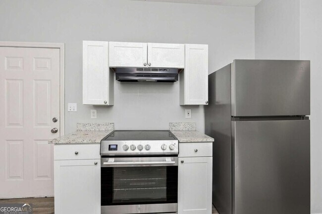 Photo - 66 Holly Rd NW