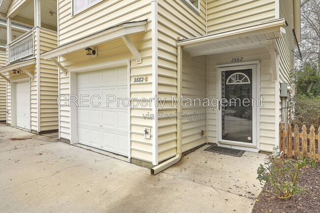 2882 Mackenzie Ct