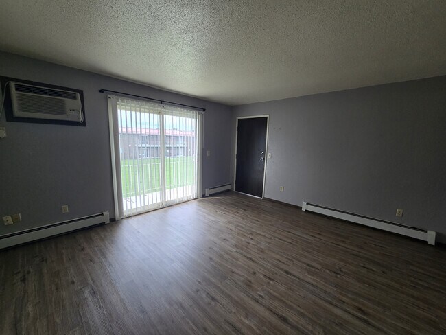 Photo - 101 16th Ave NW