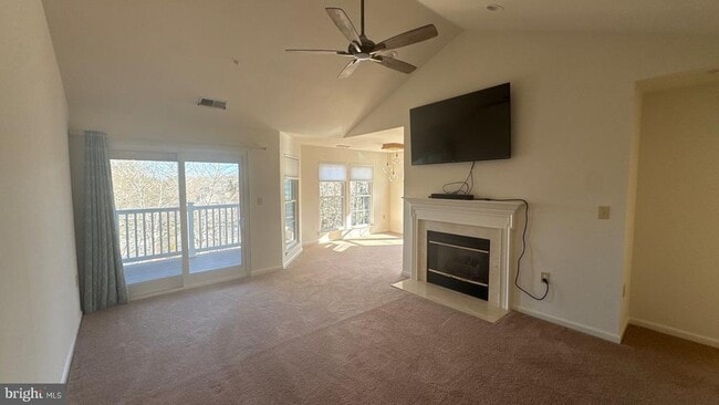 Photo - 3101 River Bend Ct Unit B 304