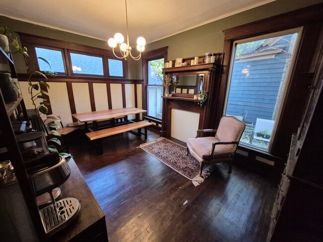 Photo - 906 Fairmount St SE