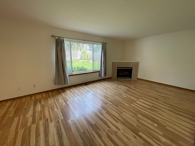 Photo - ***PENDING APPLICATION***Beautiful 3 Bedroom Home, Pet Friendly!