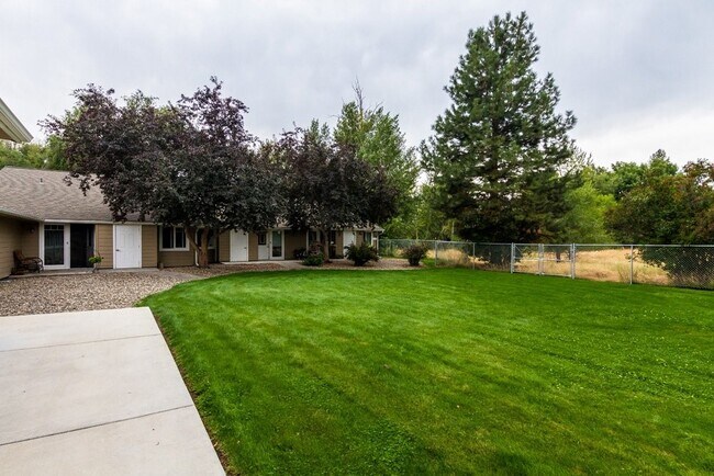 Photo - 3085 Resort St