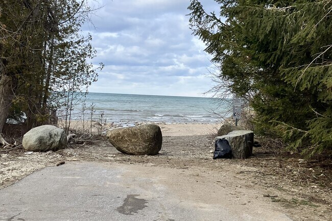 Photo - 103 Barton Blvd