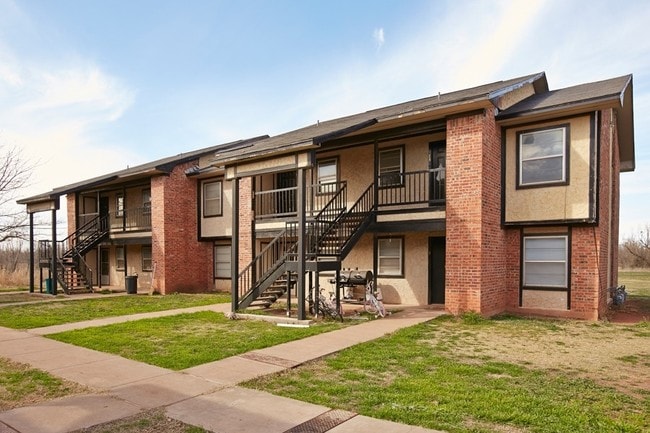 Photo - Live Oak Apartments