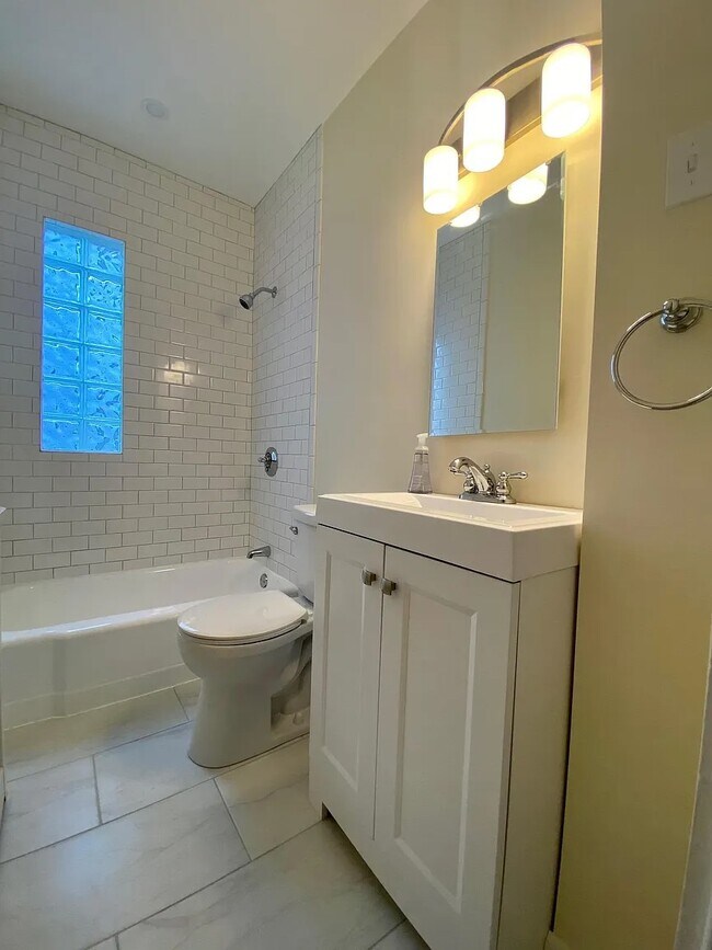 Photo - 840 South St Unit #1