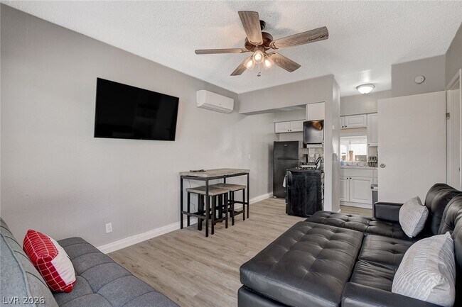 4619 Garden Pl Unidad Casita