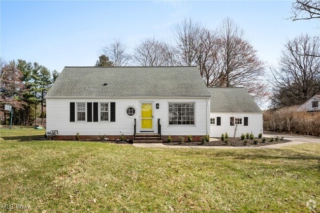 Building Photo - 5205 Harper Rd Rental
