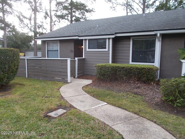 Photo - 8437 Long Meadow Cir N