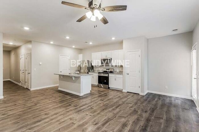 Photo - 1053 Woodbridge Blvd