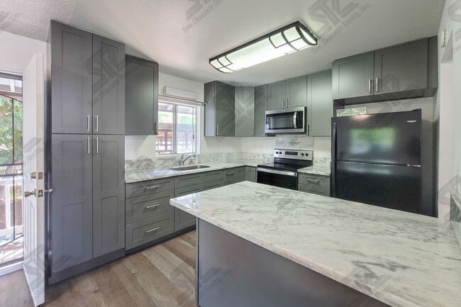 Photo - 3BR / 2Bath / 3Pkg - Home in Aiea!