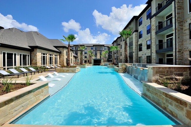 Broadstone Woodmill Creek apartments — community photo