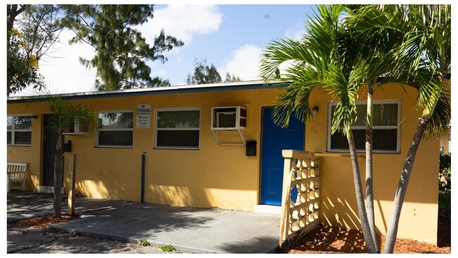 Building Photo - 800 54th St Unit C Rental