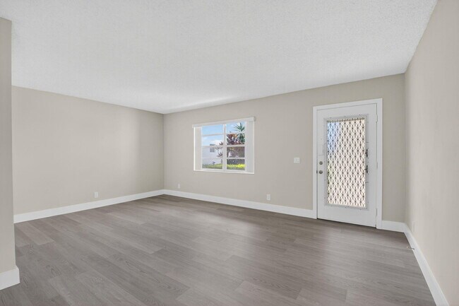 Photo - 538 Normandy Ln