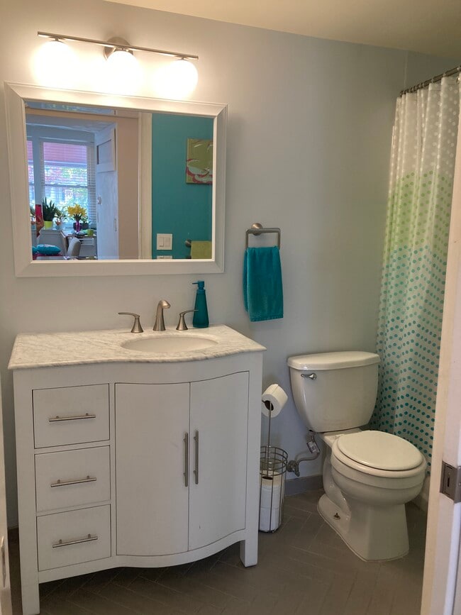 Photo - 345 Oakdale Pl NW Unit 101