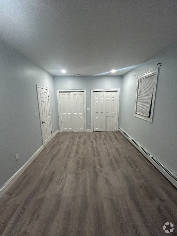 Building Photo - 16 Albro St Unit 1 Rental