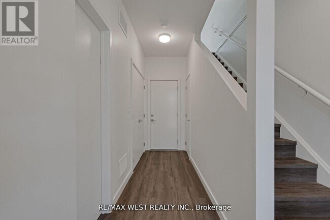 Photo - 10 Rainwater Ln