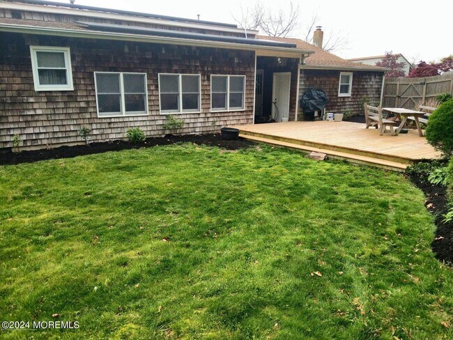Photo - 1176 Fern St