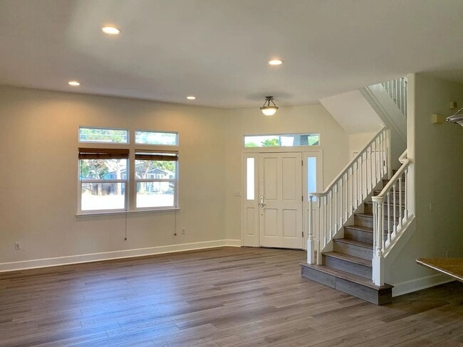 Photo - Beautiful 2 Level Home !!