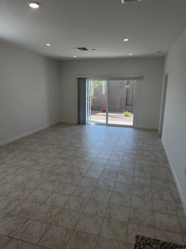 Photo - 2104 W Sylvan Ave