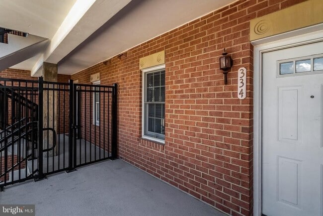 Photo - 6924 Fairfax Dr Unit 334