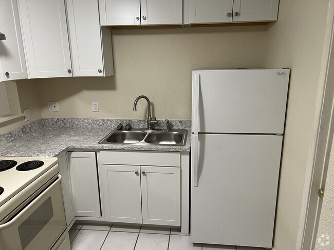 Building Photo - 2824 N Dakota St Rental