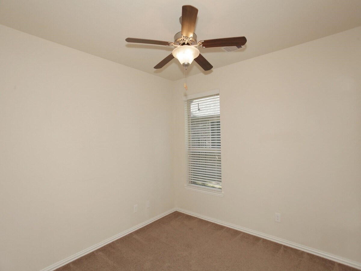 Photo - 15 Sawbridge Cir