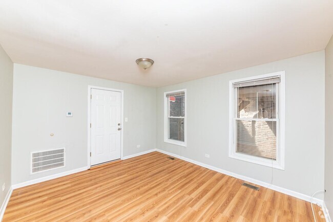 Building Photo - 3 bedroom in Chicago IL 60607 Unit 2R Rental