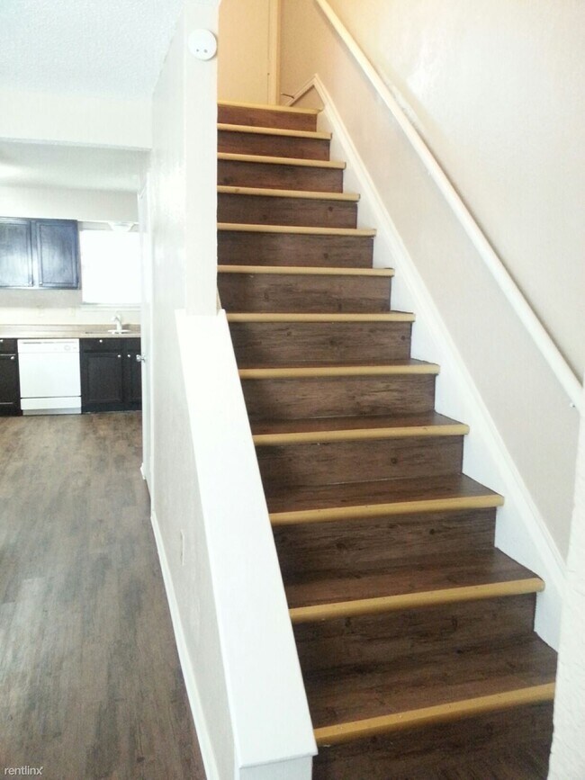 Photo - 2 br, 2 bath 4plex - 640 South Rogers Road...