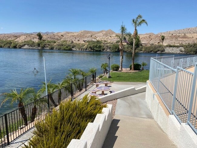 Photo - 2Br Waterfront  WINTER Vacation Rental Condo, Complex on the WATERFRONT Gated complex Utilities i...