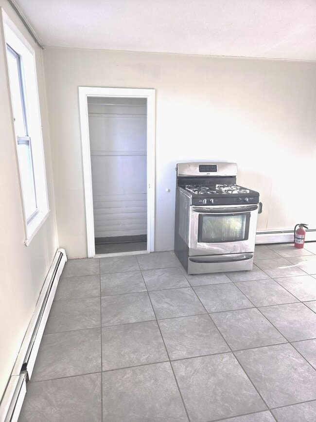 Photo - 184-186 Allston Street Unidad #2R