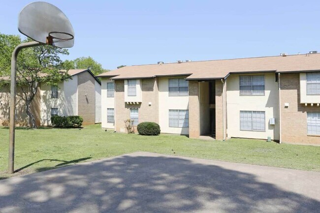 Photo - Longview Square