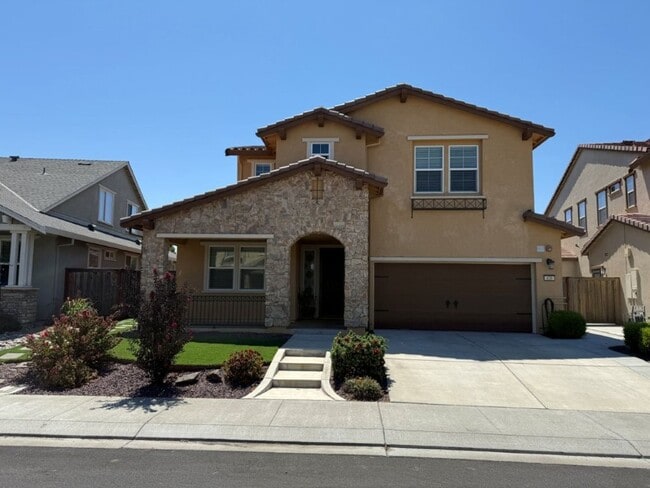 Building Photo - Newer Modern 4 Bedroom 3.5 Bath w/ Bedroom... Rental