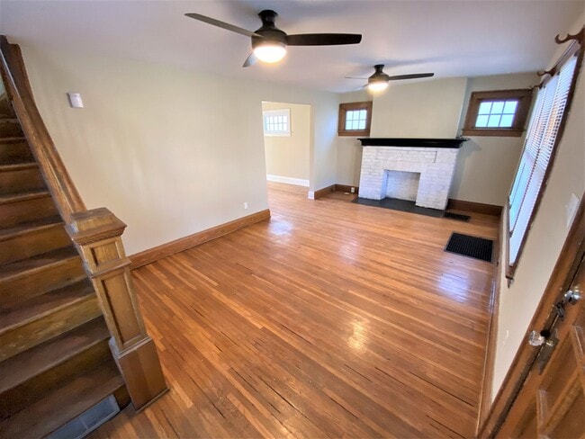 Photo - 3 Bedroom House - Grandview Area