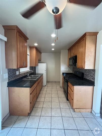 Building Photo - 1816 Rose Ave Rental
