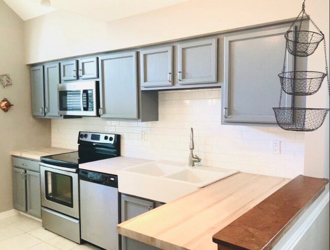 Photo - 1548 Ritchie Ln