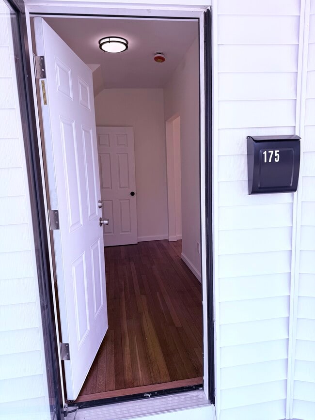 Photo - 175 Fairview Ave Unit 1st floor