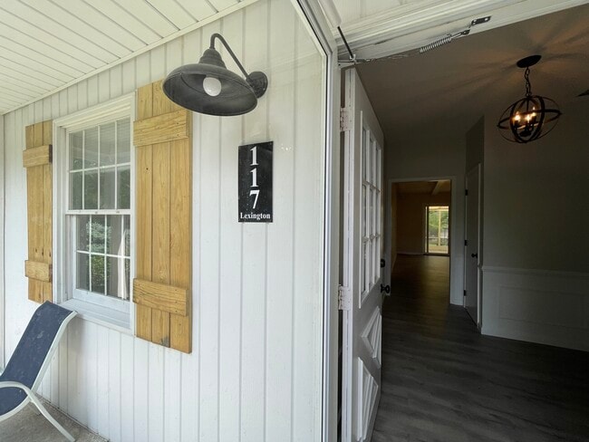 Photo - 117 Lexington Blvd