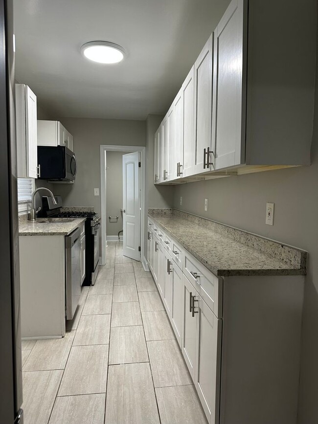 Photo - 3 Bedroom Townhome Near Little Italy